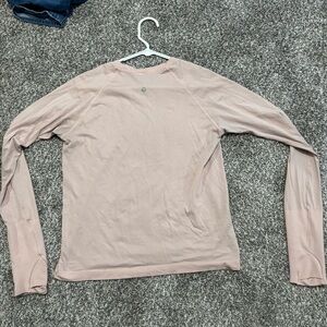Lululemon Long Sleeve Swiftly Tech 
Size 10 
Light Pink